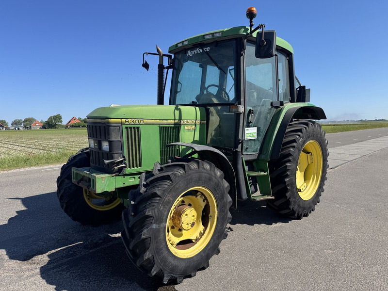 John Deere 6300 - Tracteur agricole: photos 1 John Deere 6300 - Tracteur agricole: photos 1