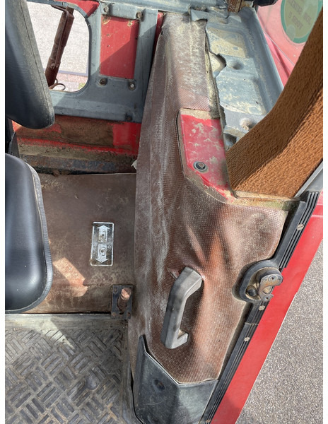 Tracteur agricole Massey Ferguson 690: photos 7