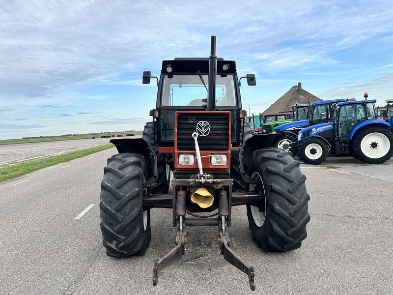 New Holland 180-90 DT - Tracteur agricole: photos 3 New Holland 180-90 DT - Tracteur agricole: photos 3