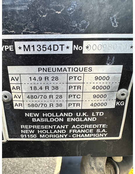 Tracteur agricole New Holland M135: photos 12