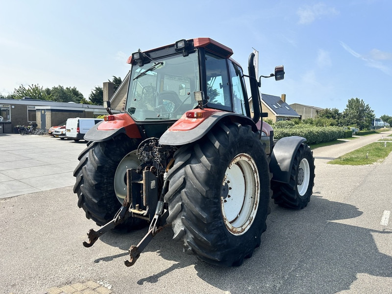 Tracteur agricole New Holland M135: photos 10