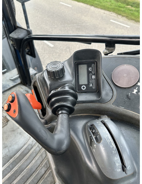 New Holland TM 135 - Tracteur agricole: photos 5 New Holland TM 135 - Tracteur agricole: photos 5