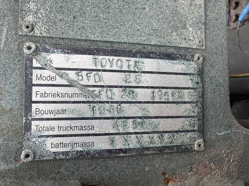 Chariot élévateur diesel Toyota FD25D: photos 8