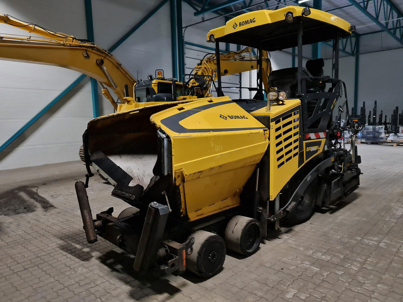 Bomag BF 300 P-2 - Finisseur: photos 1 Bomag BF 300 P-2 - Finisseur: photos 1