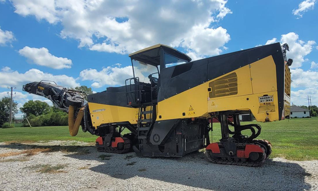 Bomag BM 2000/75 - Fraiseuse à froid: photos 1 Bomag BM 2000/75 - Fraiseuse à froid: photos 1