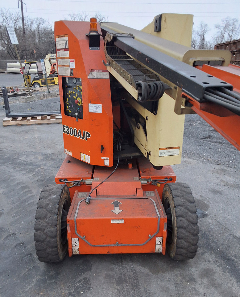 JLG E300AJP - Chargeuse sur pneus télescopique: photos 4 JLG E300AJP - Chargeuse sur pneus télescopique: photos 4