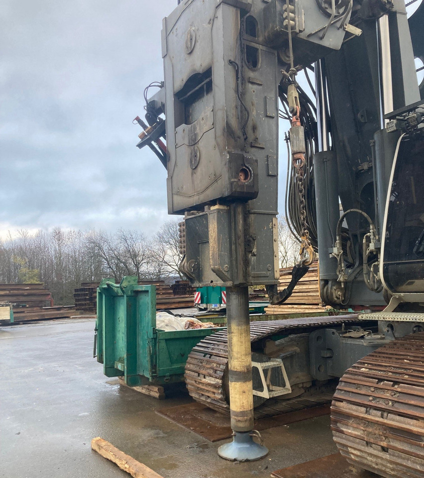 Liebherr LB28-320 - Mât de battage: photos 3 Liebherr LB28-320 - Mât de battage: photos 3