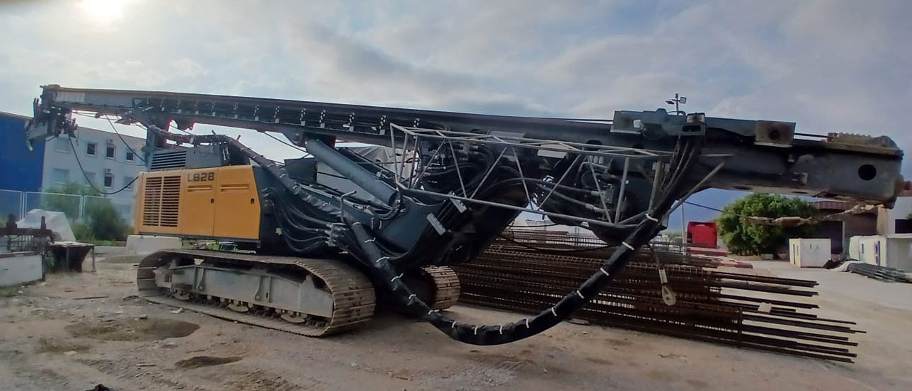 Liebherr LB28 - Mât de battage: photos 2 Liebherr LB28 - Mât de battage: photos 2