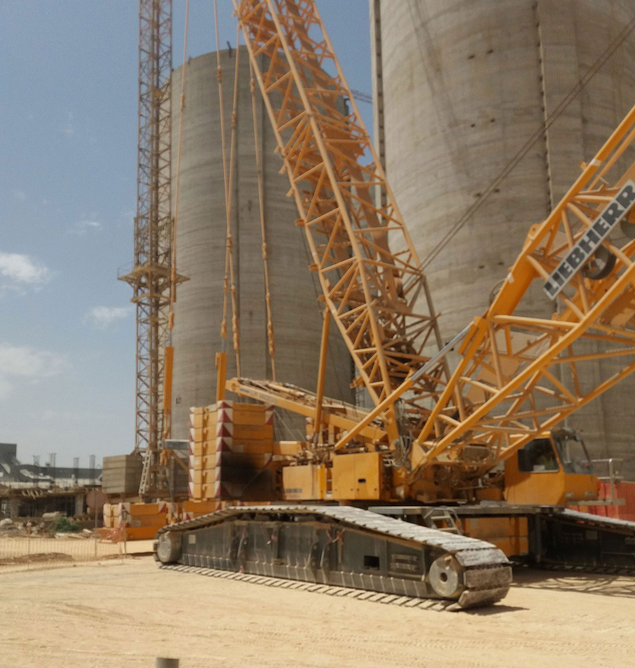 Liebherr LR 1400-2 - Grue sur chenilles: photos 1 Liebherr LR 1400-2 - Grue sur chenilles: photos 1