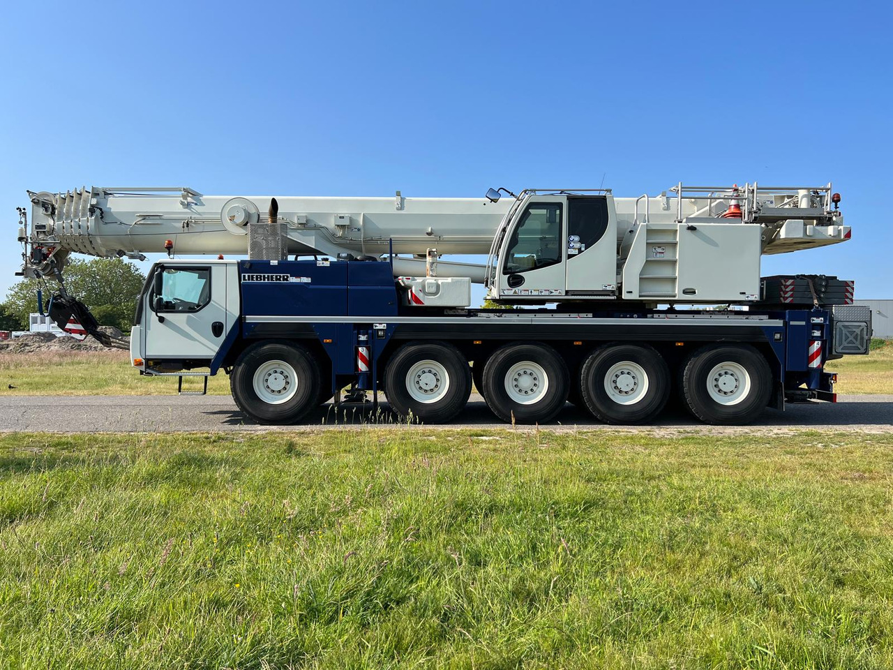 Liebherr LTM 1095-5.1 - Grue mobile: photos 4 Liebherr LTM 1095-5.1 - Grue mobile: photos 4