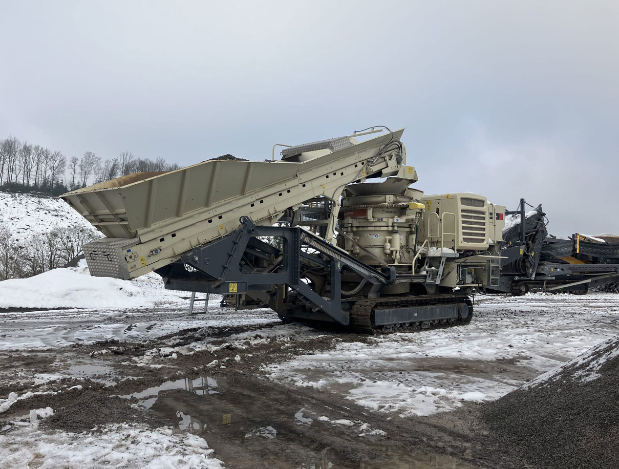 Metso LT300 HP - Concasseur à cône: photos 5 Metso LT300 HP - Concasseur à cône: photos 5
