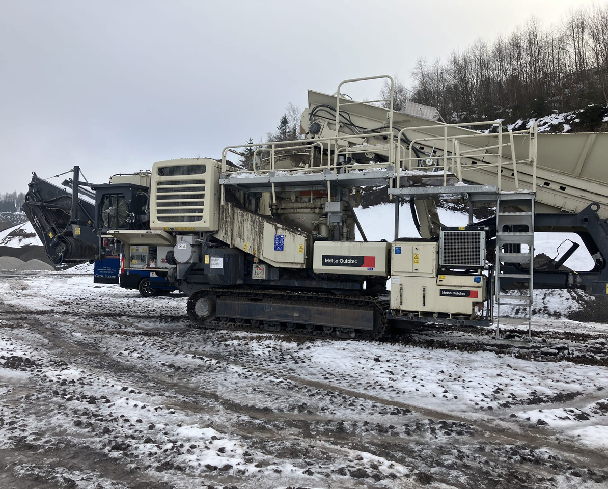 Metso LT300 HP - Concasseur à cône: photos 4 Metso LT300 HP - Concasseur à cône: photos 4