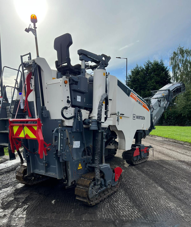 Wirtgen W 100 CFI - Fraiseuse à froid: photos 4 Wirtgen W 100 CFI - Fraiseuse à froid: photos 4