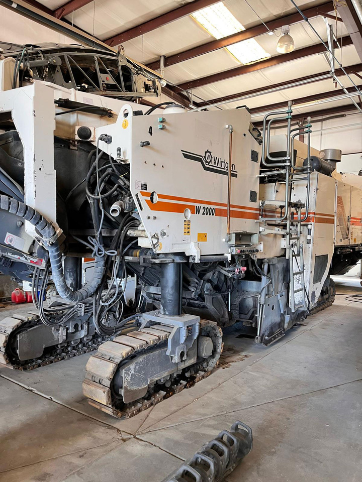 Wirtgen W 2000 - Fraiseuse à froid: photos 1 Wirtgen W 2000 - Fraiseuse à froid: photos 1