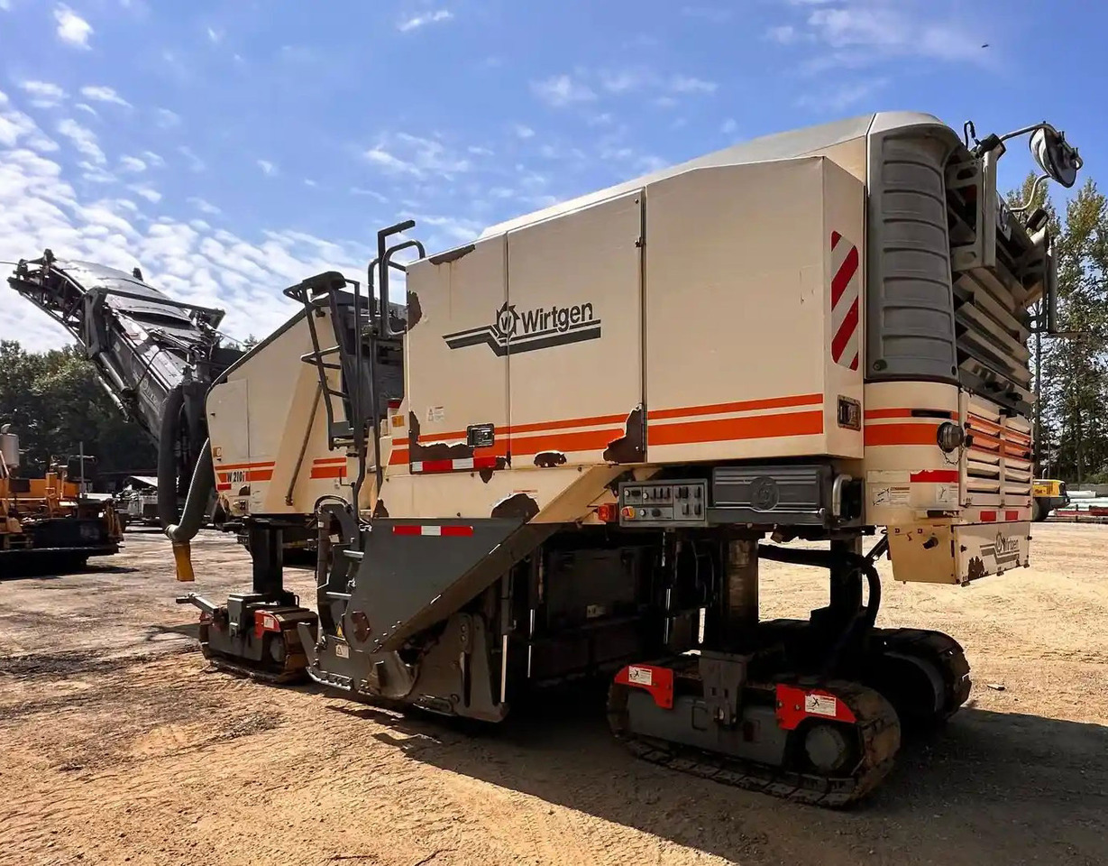 Wirtgen W 210 i - Fraiseuse à froid: photos 4 Wirtgen W 210 i - Fraiseuse à froid: photos 4