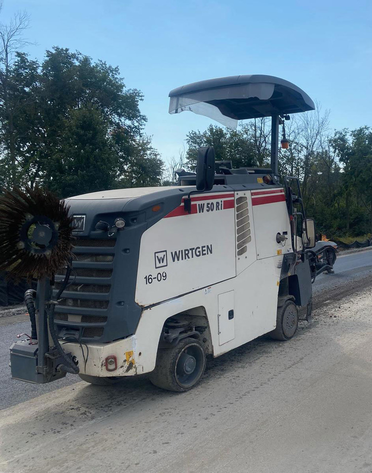 Wirtgen W 50 Ri - Fraiseuse à froid: photos 3 Wirtgen W 50 Ri - Fraiseuse à froid: photos 3