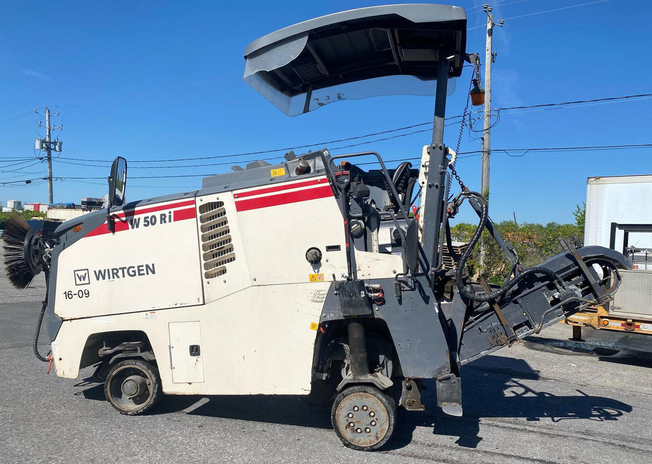 Wirtgen W 50 Ri - Fraiseuse à froid: photos 1 Wirtgen W 50 Ri - Fraiseuse à froid: photos 1