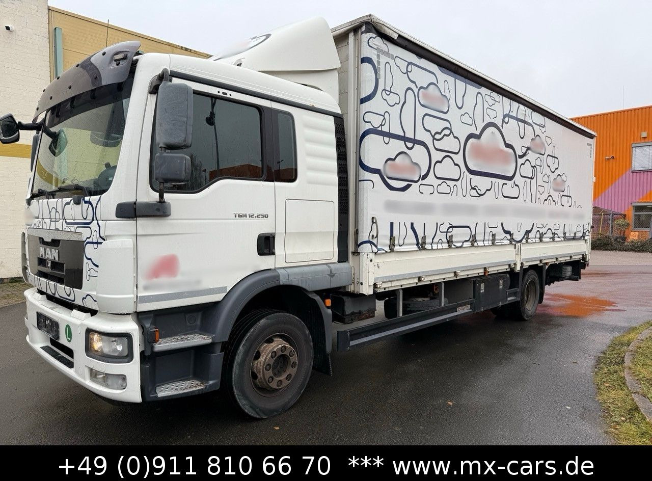 MAN TGM 12.250 Pritsche Plane LBW Schlafkabine Autom - Camion à rideaux coulissants: photos 1 MAN TGM 12.250 Pritsche Plane LBW Schlafkabine Autom - Camion à rideaux coulissants: photos 1