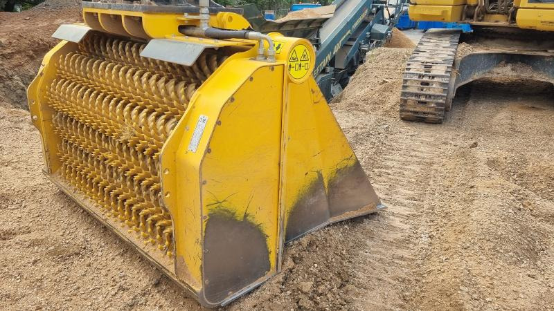 GODET CRIBLEUR A ETOILES PPIUR PELLE DE 20/25T GYRUS STAR - Godet de tri pour Engins de chantier: photos 2 GODET CRIBLEUR A ETOILES PPIUR PELLE DE 20/25T GYRUS STAR - Godet de tri pour Engins de chantier: photos 2