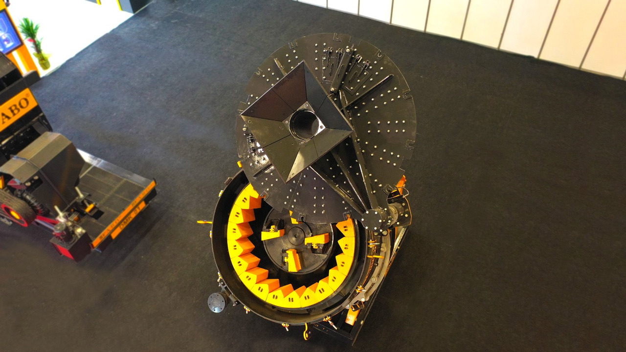 FABO impact crusher - Concasseur à percussion: photos 4 FABO impact crusher - Concasseur à percussion: photos 4