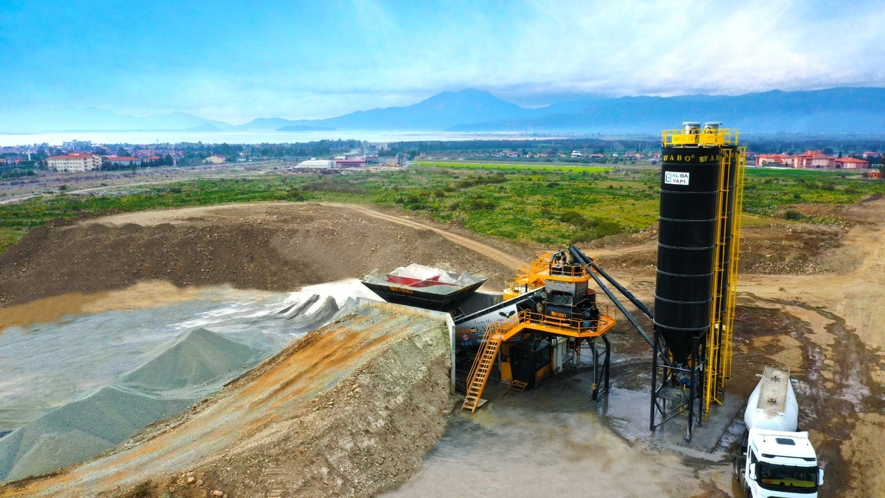 FABO mobile concrete batching plant - Centrale à béton: photos 2 FABO mobile concrete batching plant - Centrale à béton: photos 2