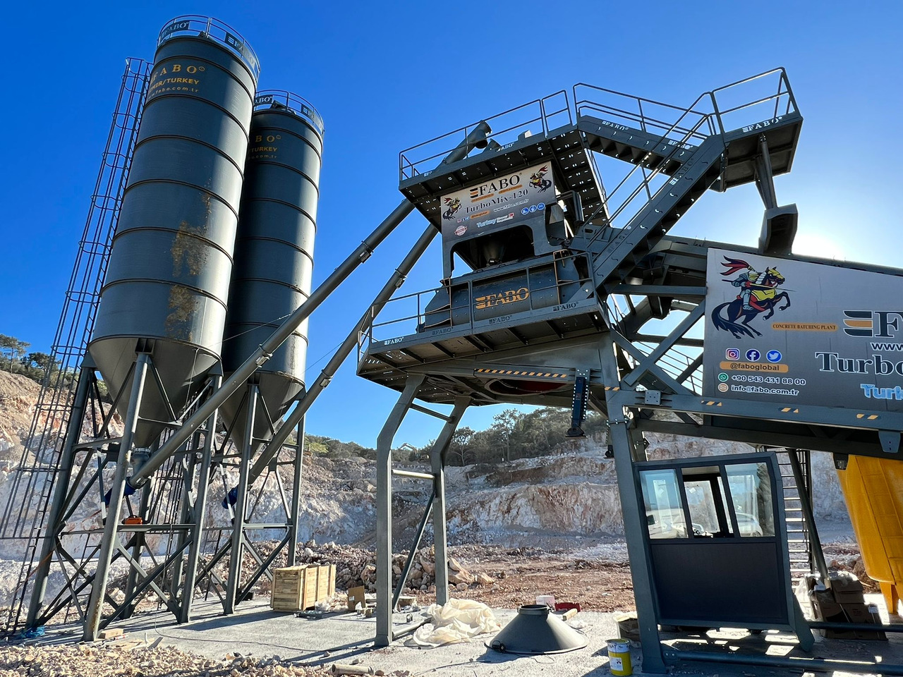 FABO mobile concrete batching plant - Centrale à béton: photos 2 FABO mobile concrete batching plant - Centrale à béton: photos 2