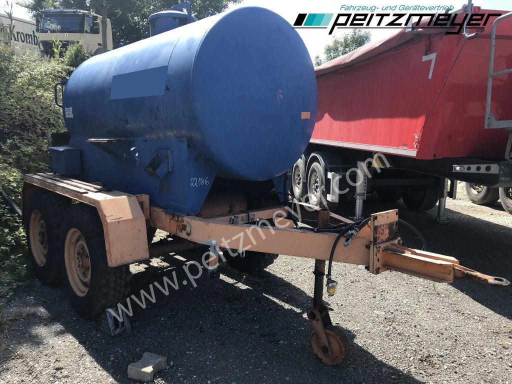 BATHE TANDEMANHÄNGER Bitum / Teerkocher 2,8 m³ - Répandeuse: photos 1 BATHE TANDEMANHÄNGER Bitum / Teerkocher 2,8 m³ - Répandeuse: photos 1