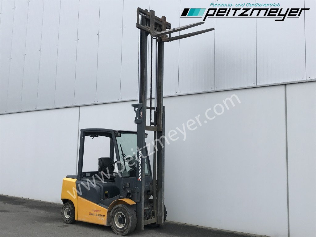 Chariot élévateur diesel JUNGHEINRICH Gabelstapler DFG 425: photos 14 Chariot élévateur diesel JUNGHEINRICH Gabelstapler DFG 425: photos 14