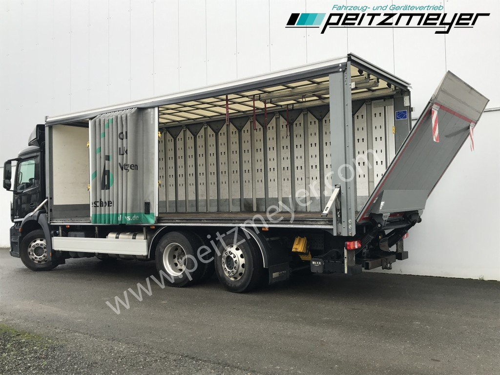 MERCEDES-BENZ Antos 2543 LL Getränke Schiebeplane Retarder, 2 x AHK, LBW 2 t., Lenkachse - Camion pour le transport de boissons: photos 4 MERCEDES-BENZ Antos 2543 LL Getränke Schiebeplane Retarder, 2 x AHK, LBW 2 t., Lenkachse - Camion pour le transport de boissons: photos 4