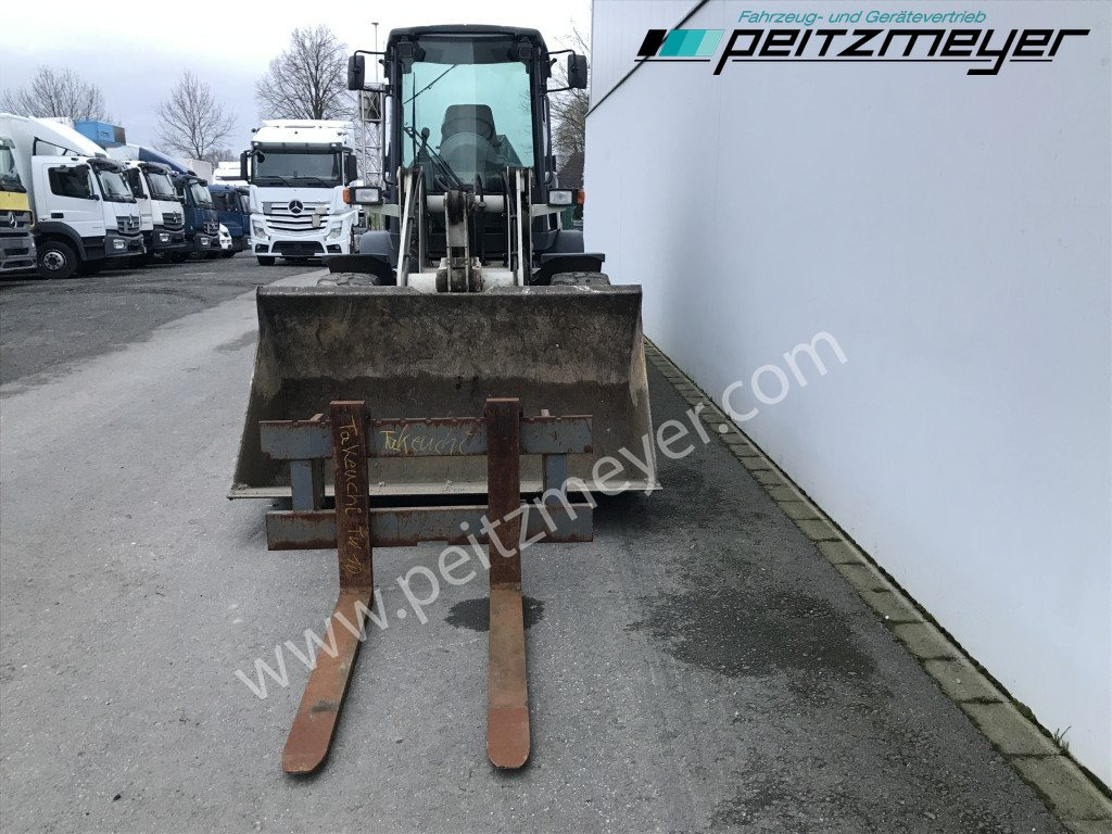 TAKEUCHI RADLADER TW 10 - Chargeuse sur pneus: photos 5 TAKEUCHI RADLADER TW 10 - Chargeuse sur pneus: photos 5