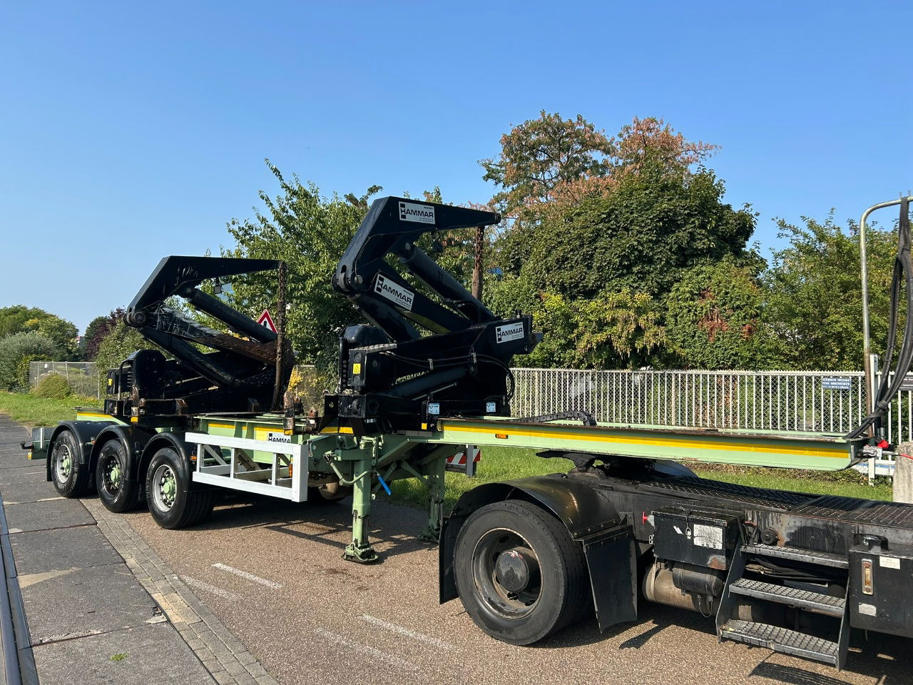 Hammar 195 HC / 20 ft, 2 x 20 ft 40 ft HC, power pack Diesel, Wireless controller 2 x, telescopic chassis - Semi-remorque porte-conteneur/ Caisse mobile: photos 1 Hammar 195 HC / 20 ft, 2 x 20 ft 40 ft HC, power pack Diesel, Wireless controller 2 x, telescopic chassis - Semi-remorque porte-conteneur/ Caisse mobile: photos 1