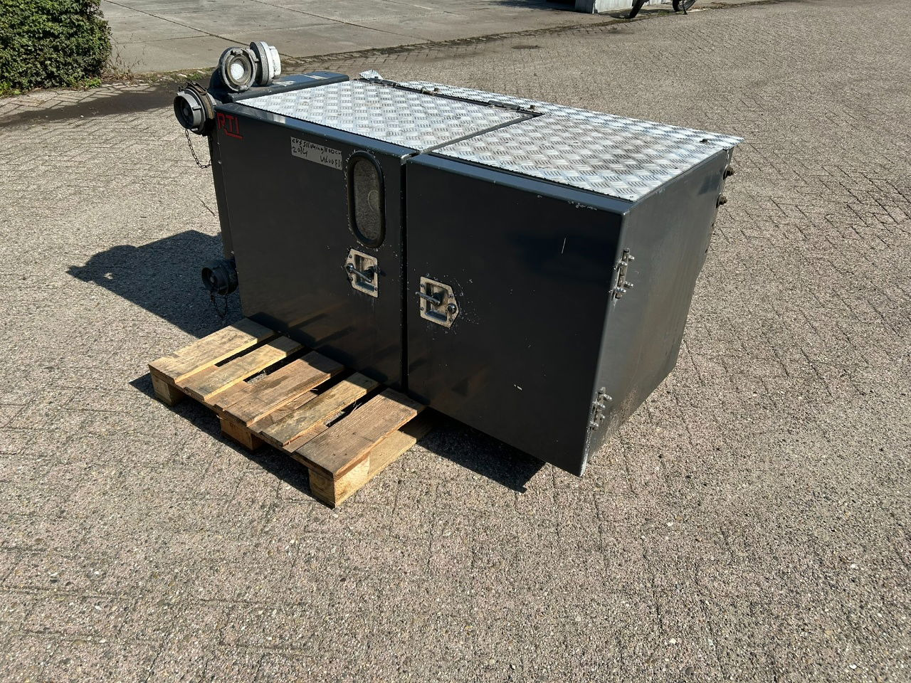 Ingersoll Rand Silo Compressor / CVS 1100 cub / 2.2 bar / Cooler / pto axle / air filter - Compresseur de climatisation pour Camion: photos 3 Ingersoll Rand Silo Compressor / CVS 1100 cub / 2.2 bar / Cooler / pto axle / air filter - Compresseur de climatisation pour Camion: photos 3