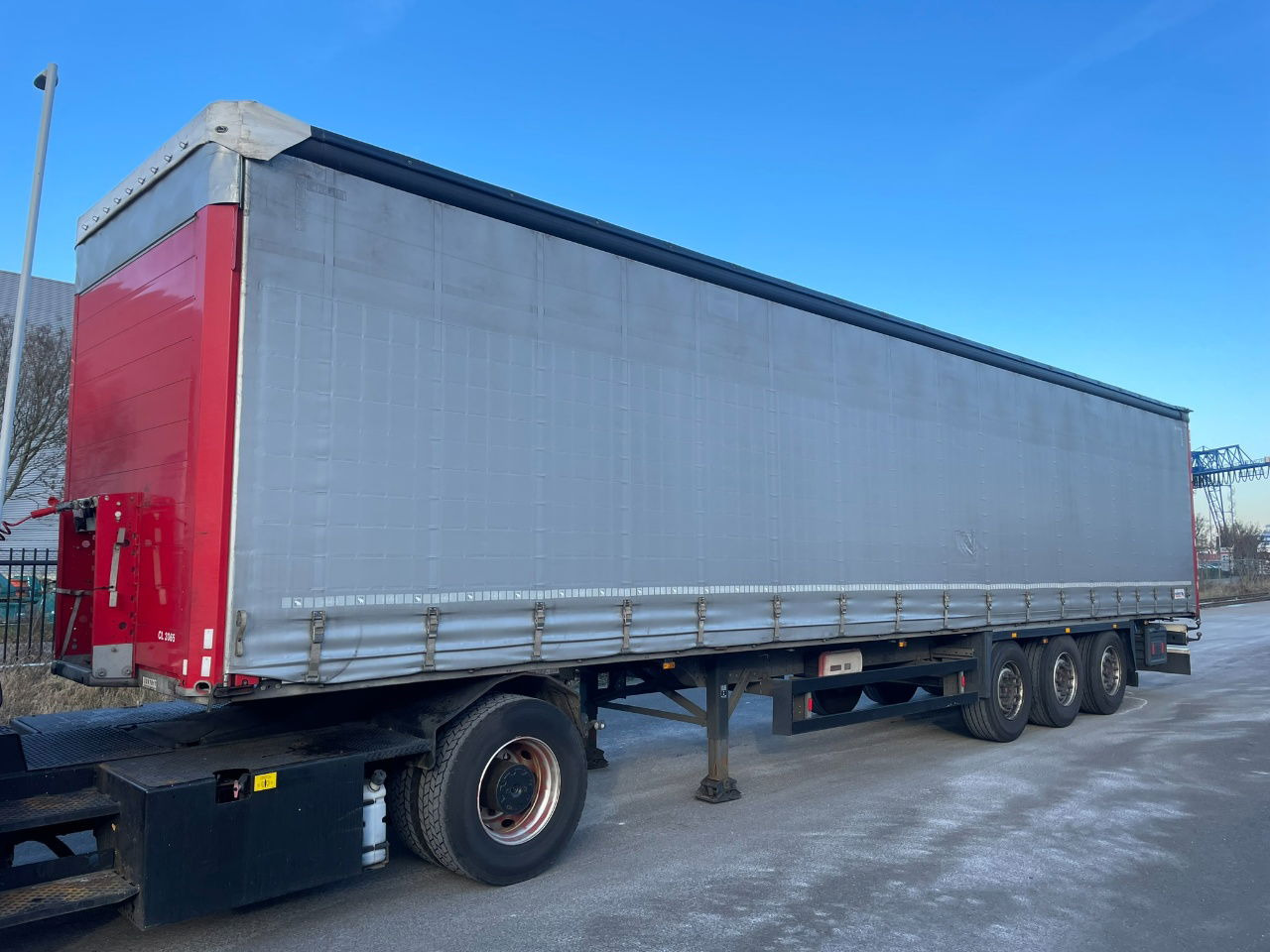 Schmitz Cargobull SCB-S3T EN 12642-XL / Allu borden / disc brakes / 2 x toolbox / tuf 4-2026 - Semi-remorque rideaux coulissants: photos 1 Schmitz Cargobull SCB-S3T EN 12642-XL / Allu borden / disc brakes / 2 x toolbox / tuf 4-2026 - Semi-remorque rideaux coulissants: photos 1