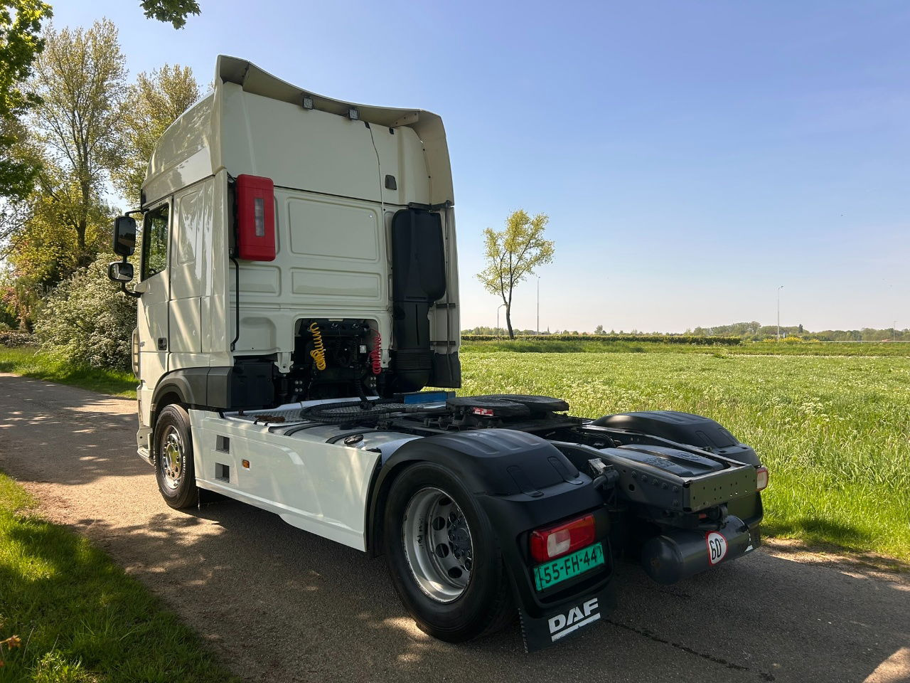 DAF XF 105.480 XF 480 FT / Only 385.000 KM / Hydrolijk / New smart Tacho / New o - Tracteur routier: photos 3 DAF XF 105.480 XF 480 FT / Only 385.000 KM / Hydrolijk / New smart Tacho / New o - Tracteur routier: photos 3