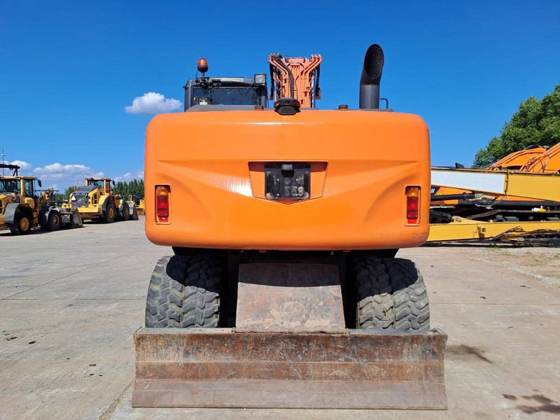 Hitachi ZX 170 W-5 B - Pelle sur pneus: photos 3 Hitachi ZX 170 W-5 B - Pelle sur pneus: photos 3