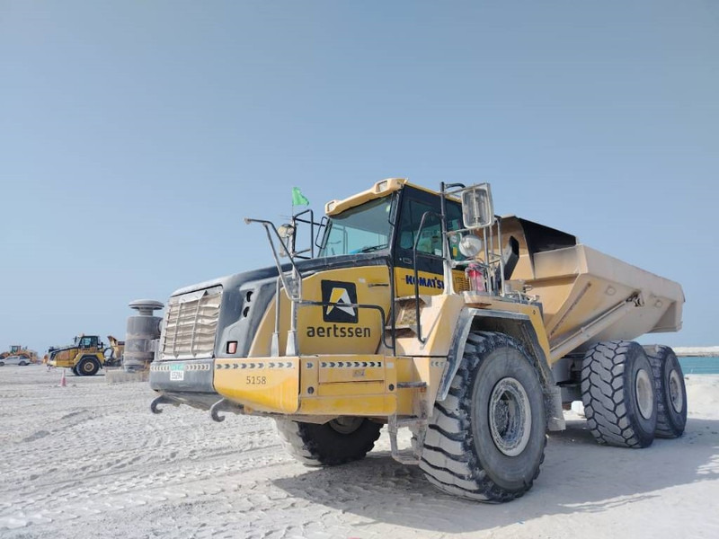 Komatsu HM400-3R (4 pieces available in Abu Dhabi) - Tombereau articulé: photos 3 Komatsu HM400-3R (4 pieces available in Abu Dhabi) - Tombereau articulé: photos 3