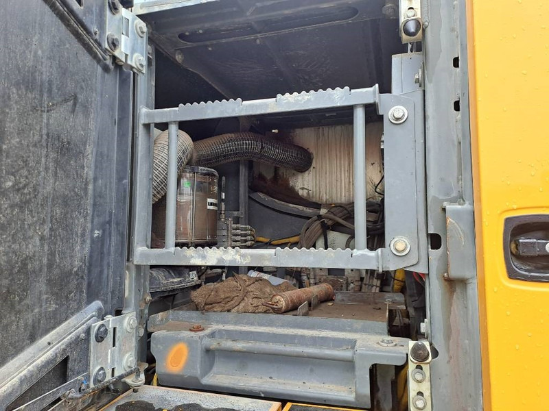 Pelle sur chenille Liebherr R 946: photos 16 Pelle sur chenille Liebherr R 946: photos 16