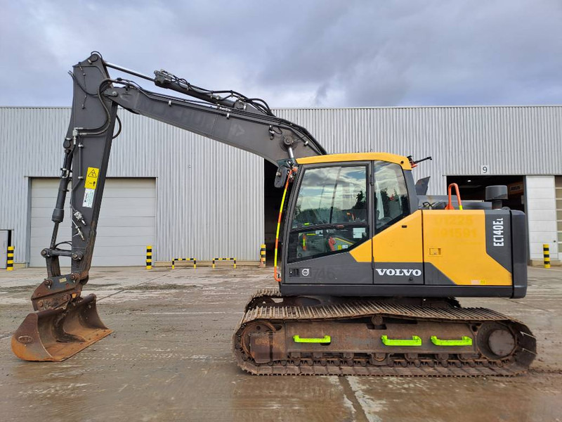 Volvo EC140EL (2 pieces available) - Pelle sur chenille: photos 1 Volvo EC140EL (2 pieces available) - Pelle sur chenille: photos 1