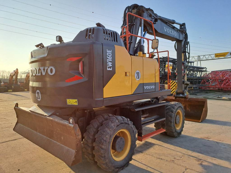Volvo EW 160 E - Pelle sur pneus: photos 4 Volvo EW 160 E - Pelle sur pneus: photos 4