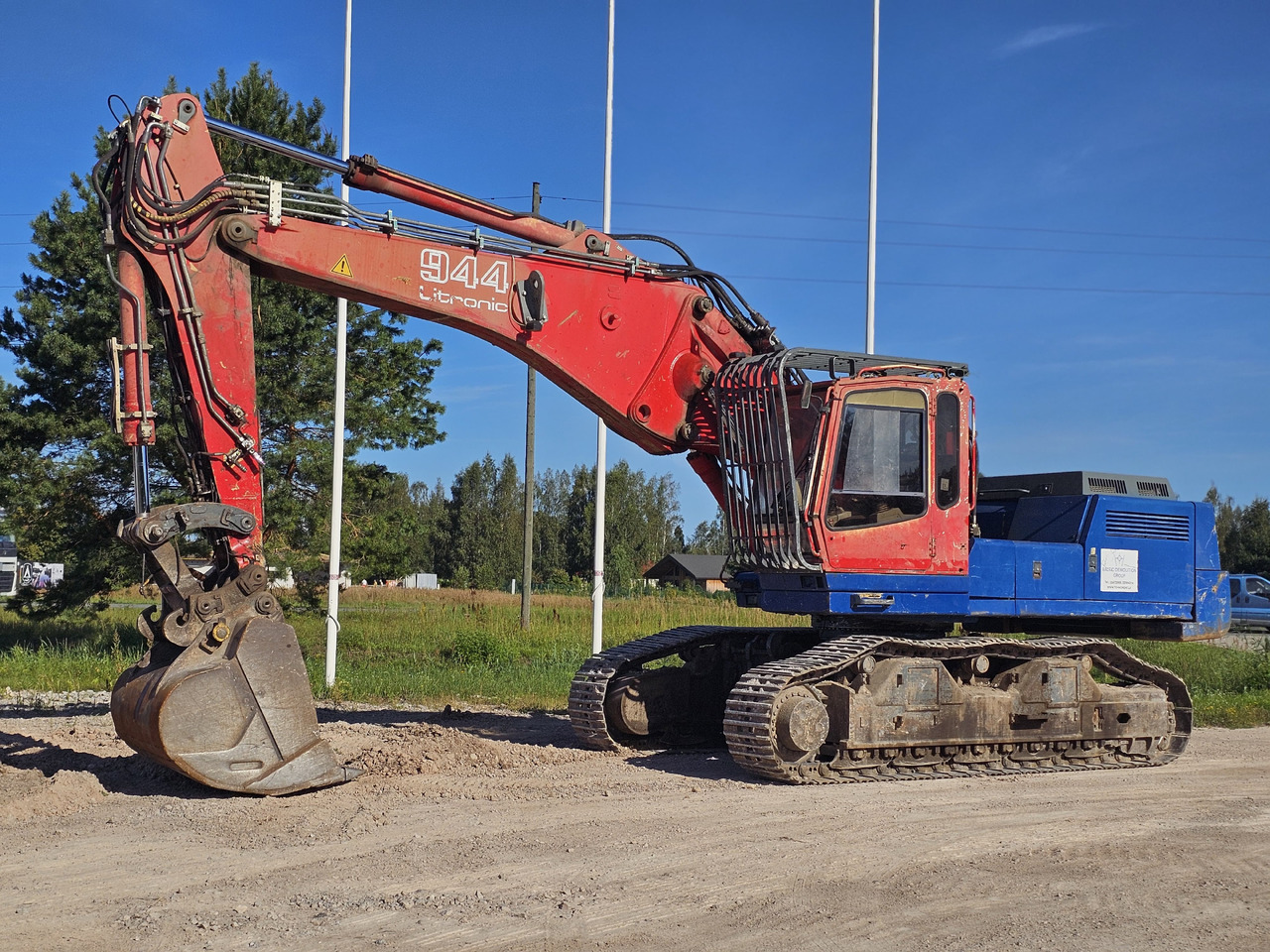 LIEBHERR R944B VH-HD. UHD boom and standart boom included. - Pelle de démolition: photos 2 LIEBHERR R944B VH-HD. UHD boom and standart boom included. - Pelle de démolition: photos 2