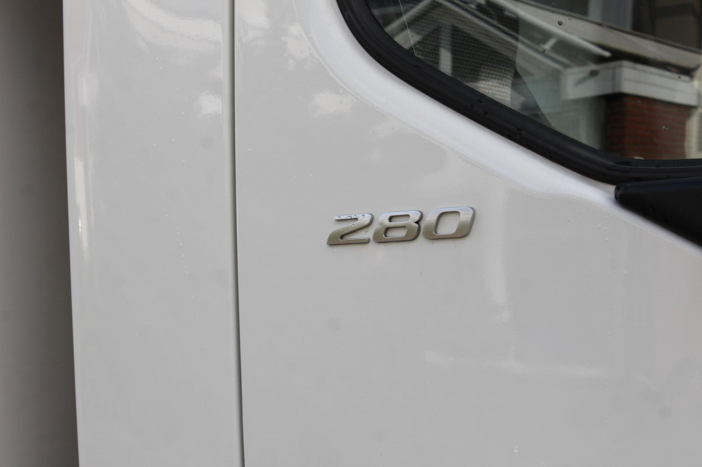 Daf LF 280 Koffer Klima LDW Rolltor LBW 149Tkm - Camion fourgon: photos 3 Daf LF 280 Koffer Klima LDW Rolltor LBW 149Tkm - Camion fourgon: photos 3