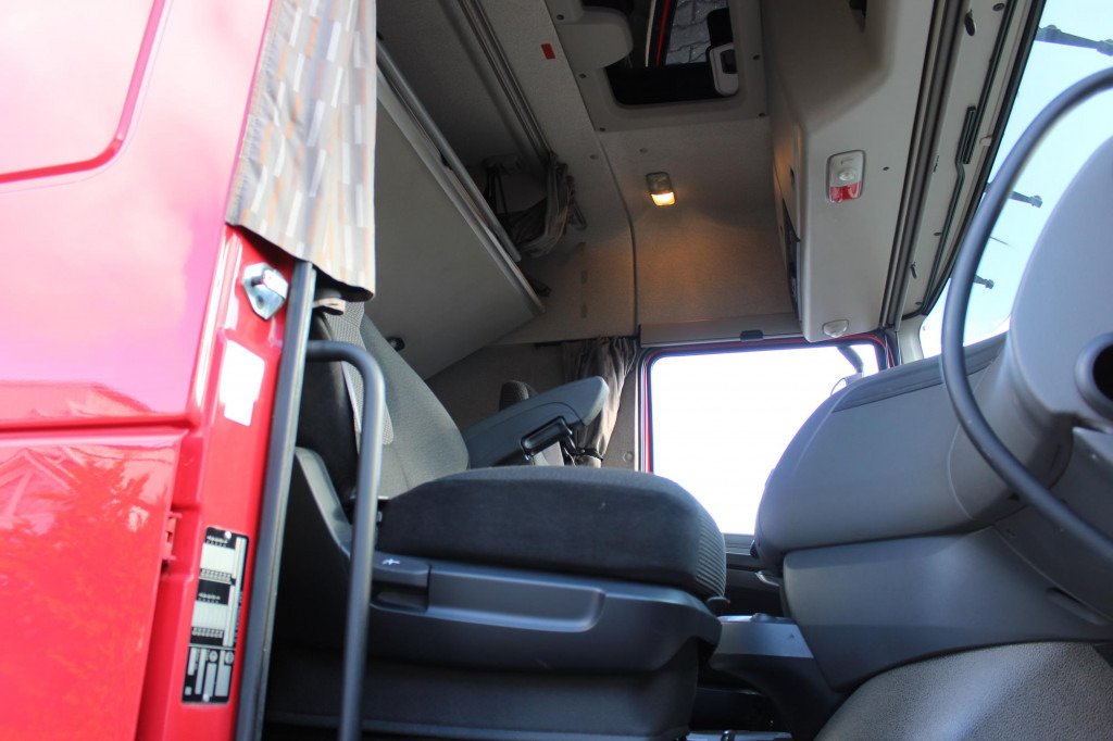 Daf XF 460 Space Cab Plane-Jumbo Retarder Hubdach - Camion à rideaux coulissants: photos 5 Daf XF 460 Space Cab Plane-Jumbo Retarder Hubdach - Camion à rideaux coulissants: photos 5