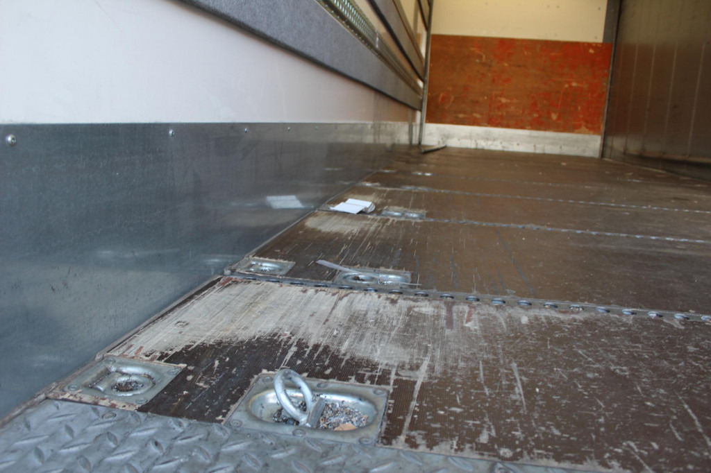 MAN TGM 18.290 Plane-Koffer 7,5 m Klima 499TKm - Camion fourgon: photos 3 MAN TGM 18.290 Plane-Koffer 7,5 m Klima 499TKm - Camion fourgon: photos 3