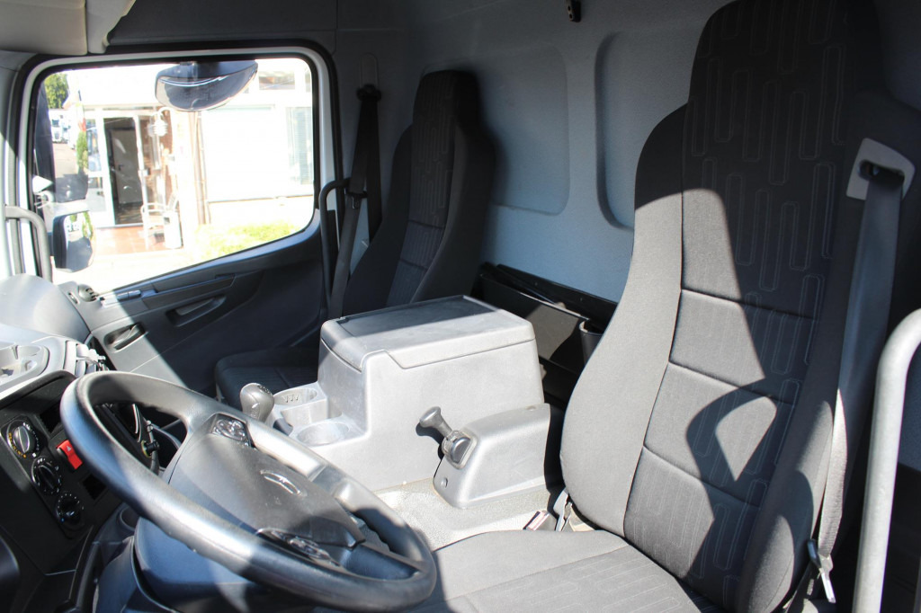 Mercedes-Benz Atego 818 E6 Koffer 6m Klima LDW Schalter LBW - Fourgon grand volume: photos 5 Mercedes-Benz Atego 818 E6 Koffer 6m Klima LDW Schalter LBW - Fourgon grand volume: photos 5