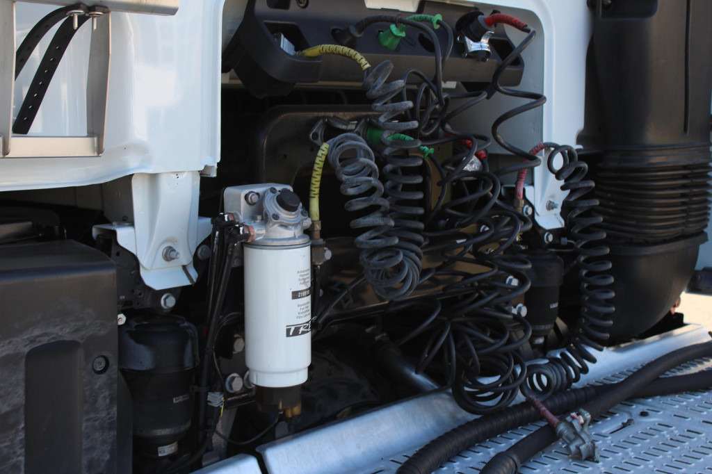 Tracteur routier Daf 530 SSC Retarder Kühlbox 2 Tanks Standklima: photos 14 Tracteur routier Daf 530 SSC Retarder Kühlbox 2 Tanks Standklima: photos 14