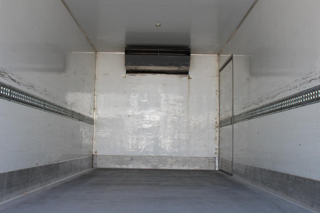 Volvo FL 260 E6 TK T800R 16t Strom Türen+LBW FRC - Camion frigorifique: photos 2 Volvo FL 260 E6 TK T800R 16t Strom Türen+LBW FRC - Camion frigorifique: photos 2