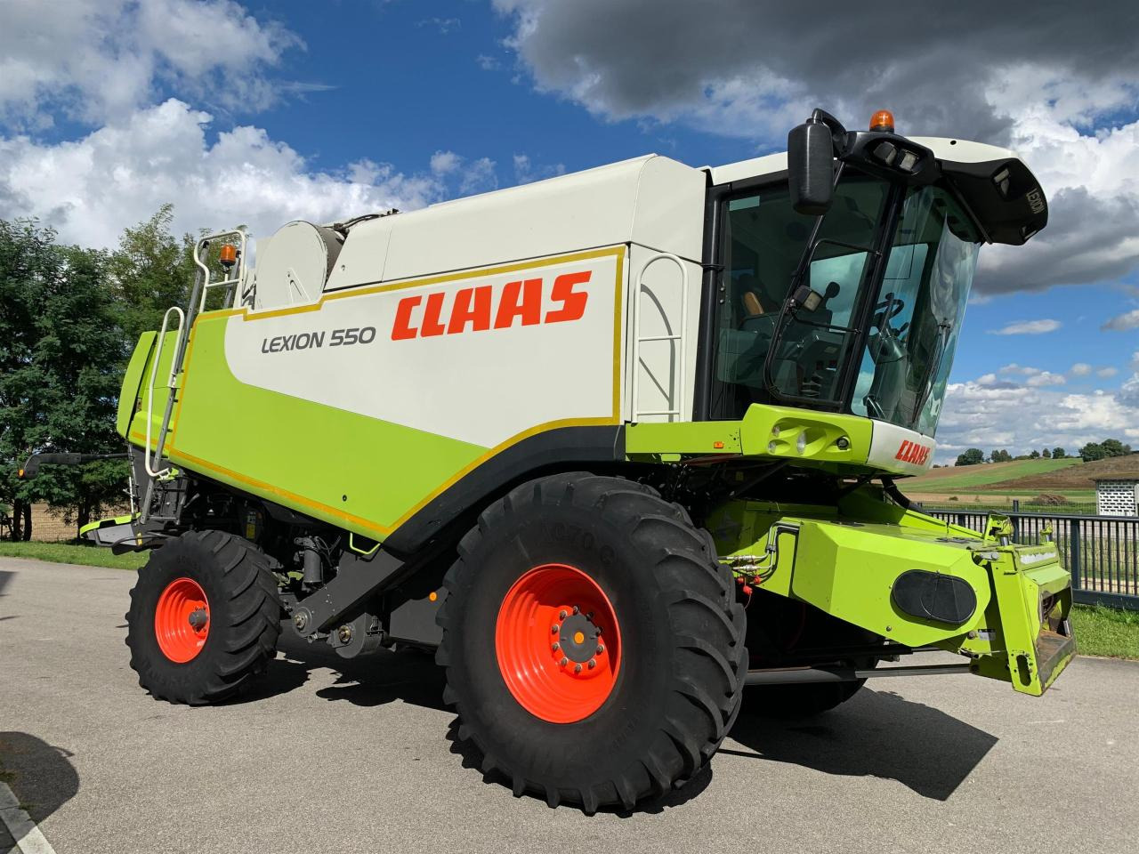 CLAAS Lexion 550 mit Schneidwerk V660, 3D und Klimaautomatik, gepflegter Zustand, Baujahr 2009 - Moissonneuse-batteuse: photos 3 CLAAS Lexion 550 mit Schneidwerk V660, 3D und Klimaautomatik, gepflegter Zustand, Baujahr 2009 - Moissonneuse-batteuse: photos 3
