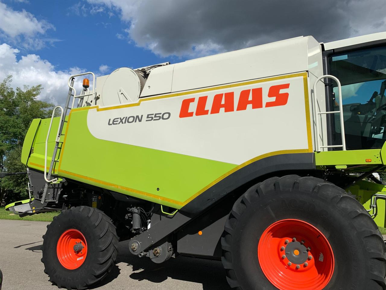 CLAAS Lexion 550 mit Schneidwerk V660, 3D und Klimaautomatik, gepflegter Zustand, Baujahr 2009 - Moissonneuse-batteuse: photos 4 CLAAS Lexion 550 mit Schneidwerk V660, 3D und Klimaautomatik, gepflegter Zustand, Baujahr 2009 - Moissonneuse-batteuse: photos 4