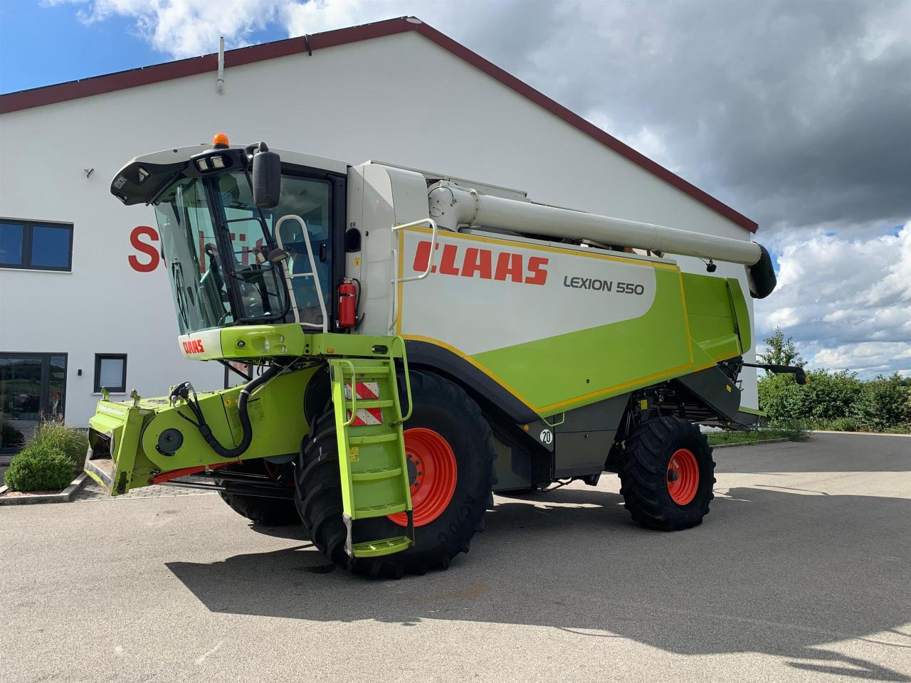 CLAAS Lexion 550 mit Schneidwerk V660, 3D und Klimaautomatik, gepflegter Zustand, Baujahr 2009 - Moissonneuse-batteuse: photos 2 CLAAS Lexion 550 mit Schneidwerk V660, 3D und Klimaautomatik, gepflegter Zustand, Baujahr 2009 - Moissonneuse-batteuse: photos 2
