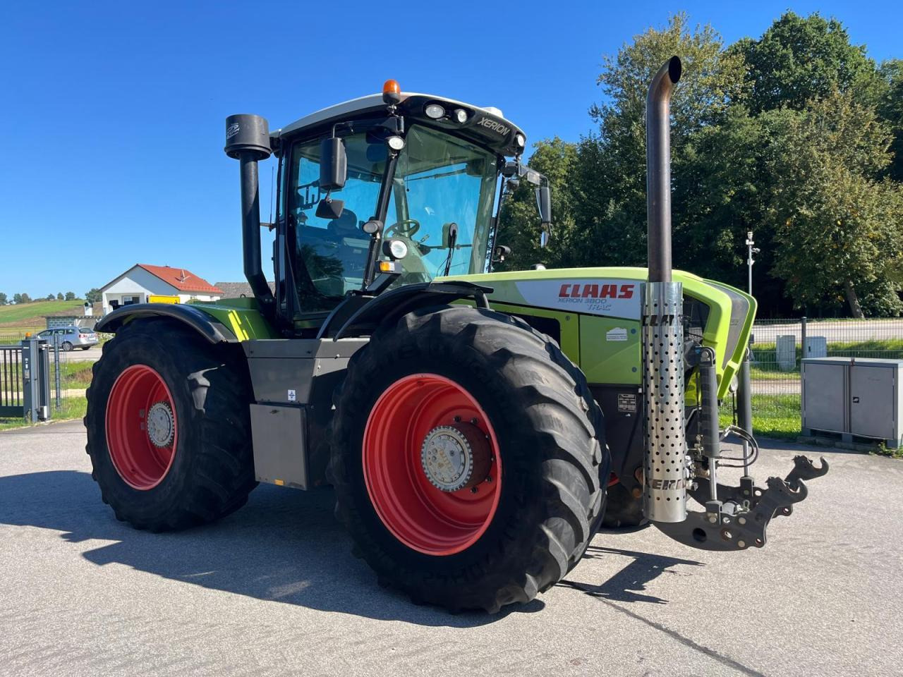 CLAAS Xerion 3800 Trac PTO mit GPS S3 mit Frontkraftheber und Heckzapfwelle, kommt vom Erstbesitzer, gepfl - Tracteur agricole: photos 2 CLAAS Xerion 3800 Trac PTO mit GPS S3 mit Frontkraftheber und Heckzapfwelle, kommt vom Erstbesitzer, gepfl - Tracteur agricole: photos 2